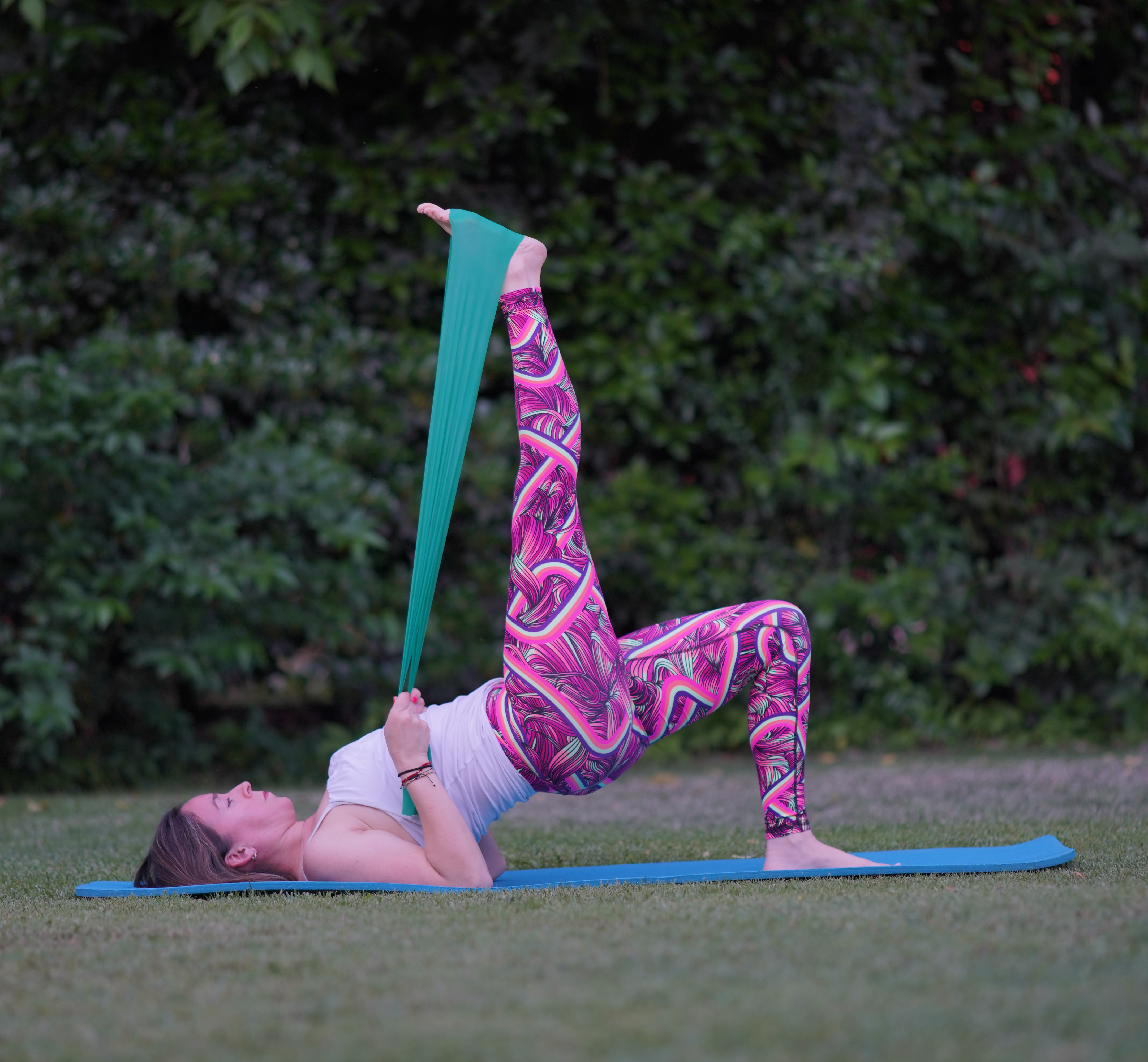 Mujer practicando pilates